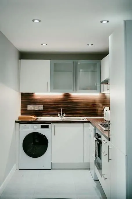 Urban Elegance: Luxury; Sleeps 6 Apartment Belfast