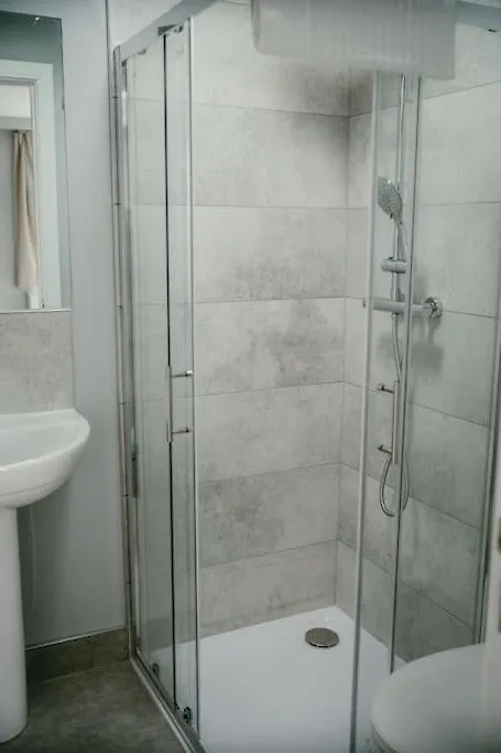 Urban Elegance: Luxury; Sleeps 6 Apartment Belfast