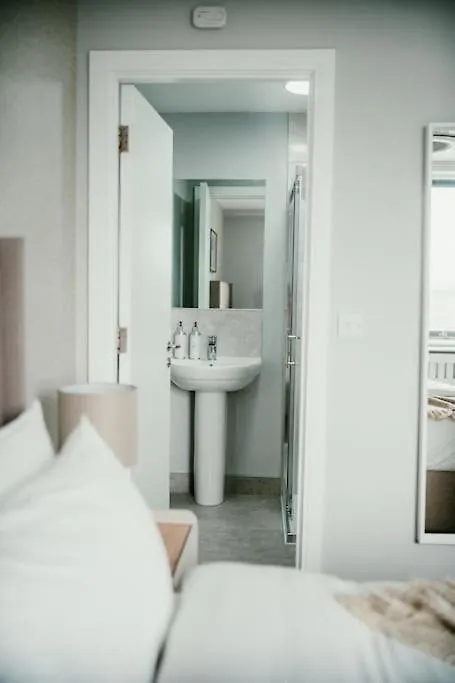 Urban Elegance: Luxury; Sleeps 6 Apartment Belfast United Kingdom